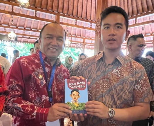 Doktor Jumadi dan Forwakada Korwil Jateng Silahturahmi di Rumdin Loji Gandrung Solo