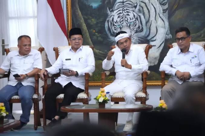 Gubernur Jabar Larang Praktik Siswa Titipan dalam SPMB 2025
