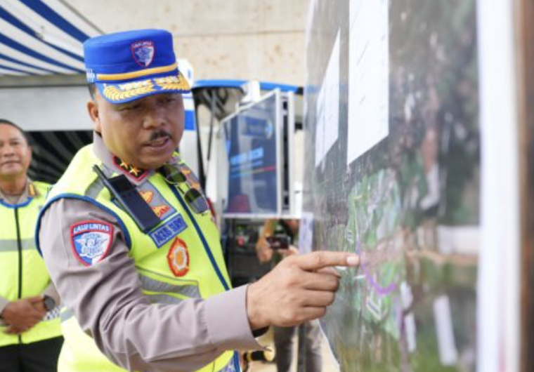 Kakorlantas Polri Irjen Pol Drs. Agus Suryonugroho S.H., M.Hum. di Tol Bocimix